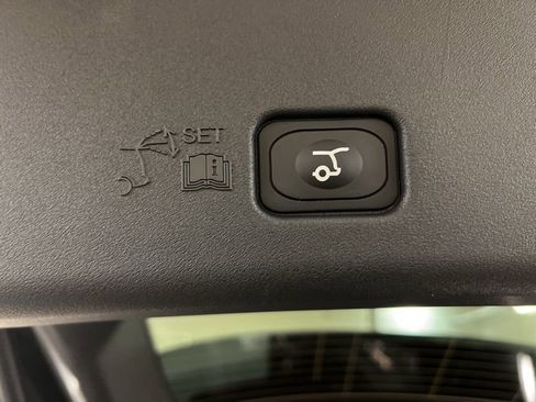 Used 2026 Lincoln Nautilus Premier image 37