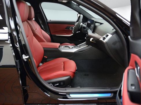 Used 2025 BMW 330i xDrive 330i xDrive w/ Premium Package image 20