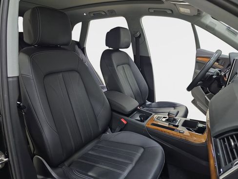 Used 2023 Audi Q5 2.0T Premium Plus w/ Premium Plus Package image 12