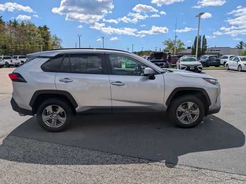 Used 2024 Toyota RAV4 LE AWD/4WD image 7