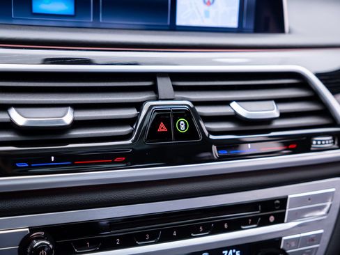 Used 2019 BMW 740i xDrive w/ Executive Package AWD/4WD image 27