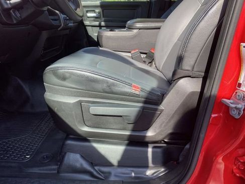 Used 2019 RAM 5500 Tradesman w/ Chrome Appearance Group RWD image 18