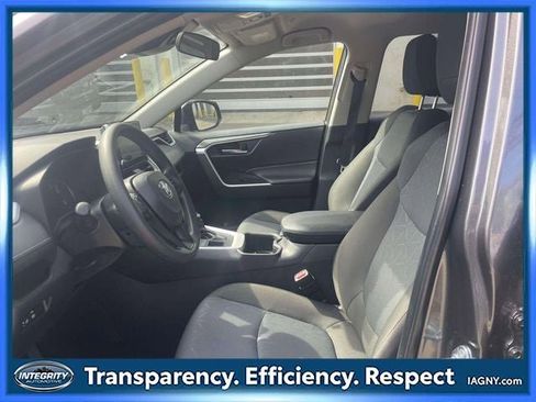 Used 2025 Toyota RAV4 XLE AWD/4WD image 13