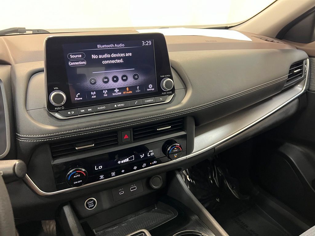 Used 2023 Nissan Rogue SV AWD/4WD image 23