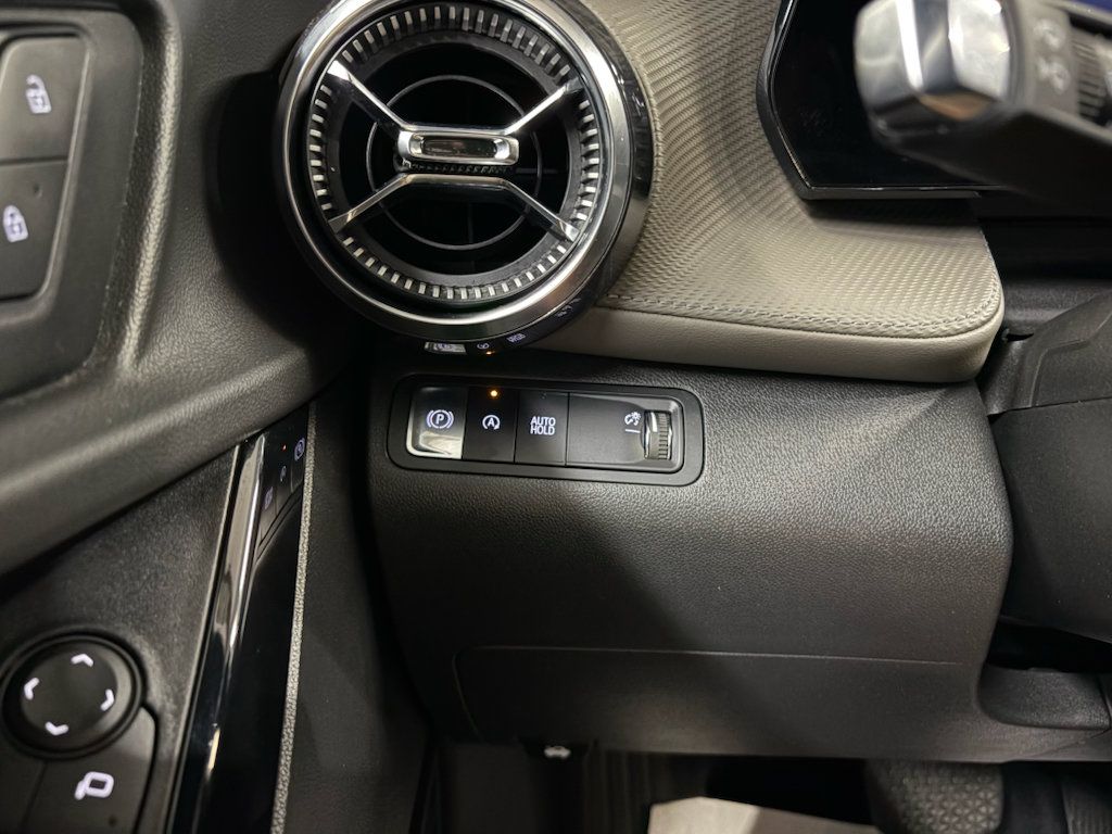 Used 2025 Chevrolet Equinox LT w/ Convenience Package II FWD image 20