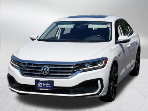 Used 2020 Volkswagen Passat 2.0T R-Line FWD image 2