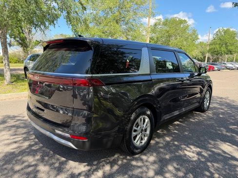 Used 2024 Kia Carnival LX image 6