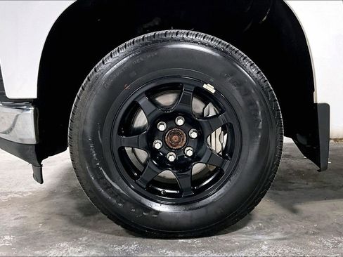 Used 2019 Chevrolet Silverado 1500 LT w/ Texas Edition image 11