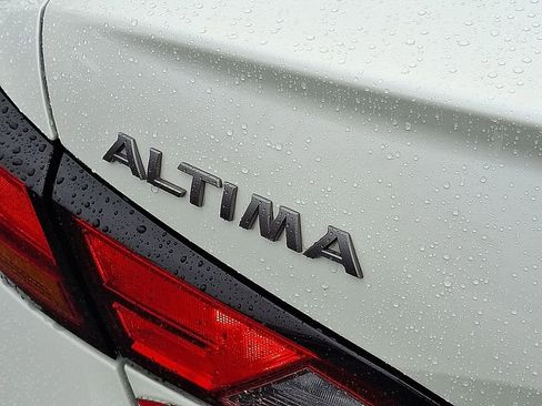 Used 2024 Nissan Altima 2.5 SV image 25