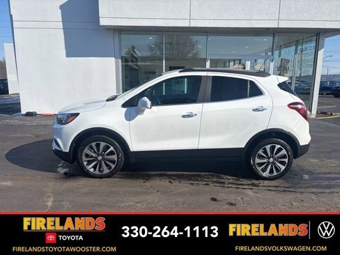 Used 2022 Buick Encore Preferred w/ Safety Package image 2