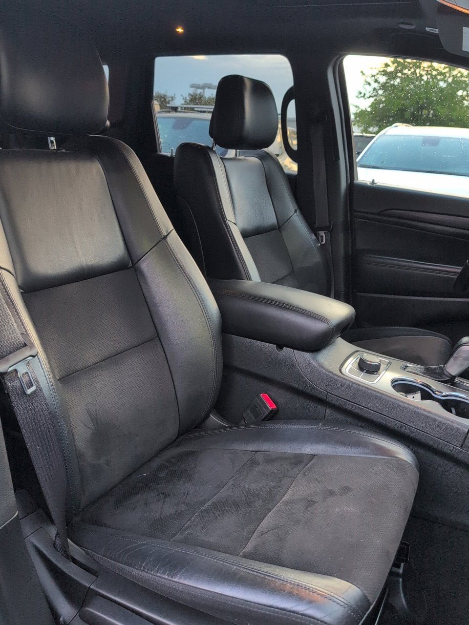 Used 2022 Jeep Grand Cherokee Laredo X AWD/4WD image 17