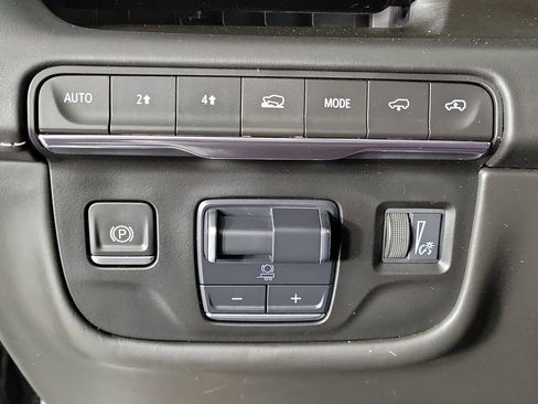 Used 2023 Cadillac Escalade Premium Luxury Platinum w/ LPO, Floor Liner Package AWD/4WD image 32