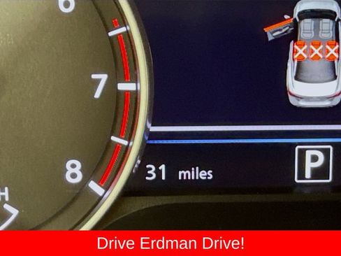 Used 2025 Nissan Sentra SR w/ SR Premium Package FWD image 33