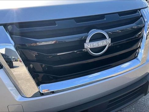 Certified 2025 Nissan Pathfinder SV image 28