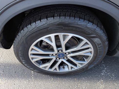 Used 2021 Ford Escape SEL image 9