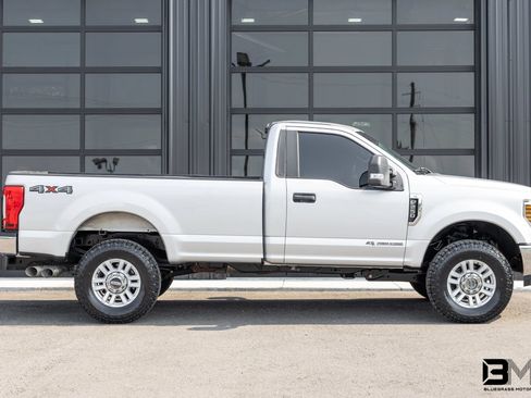 Used 2018 Ford F250 XL w/ Power Equipment Group AWD/4WD image 9