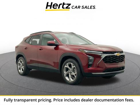Used 2025 Chevrolet Trax LT FWD image 1
