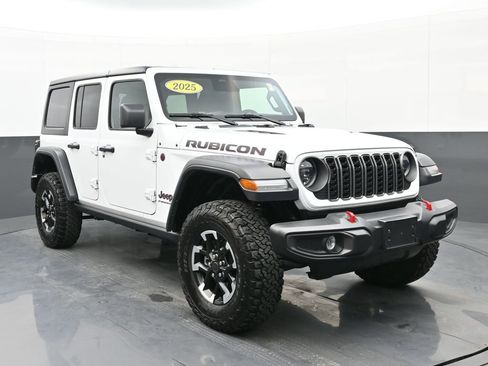 Used 2025 Jeep Wrangler Unlimited Rubicon image 1