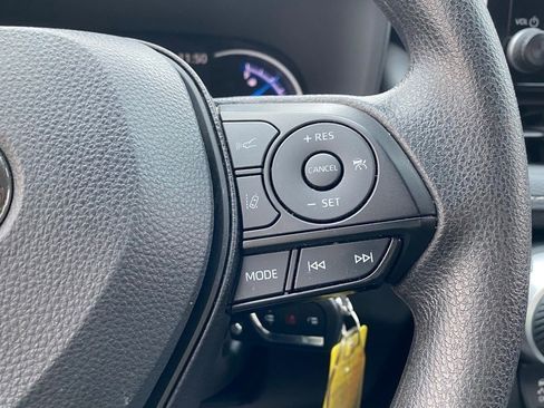 Certified 2025 Toyota RAV4 LE image 18