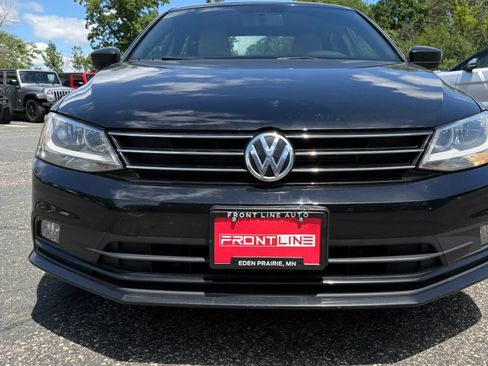 Used 2016 Volkswagen Jetta Sport FWD image 14