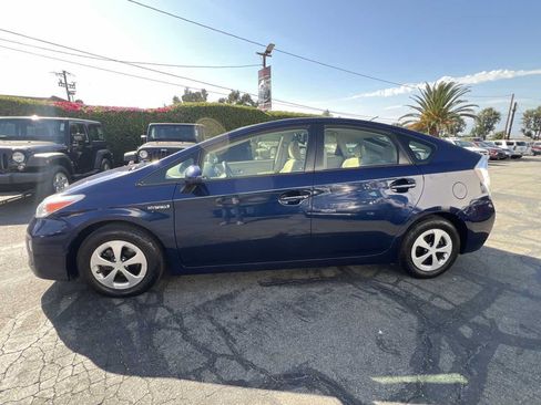 Used 2015 Toyota Prius Two FWD image 3