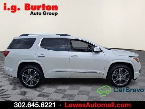 Certified 2017 GMC Acadia Denali w/ Technology Package FWD image 7