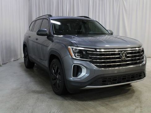 Used 2024 Volkswagen Atlas SE image 37