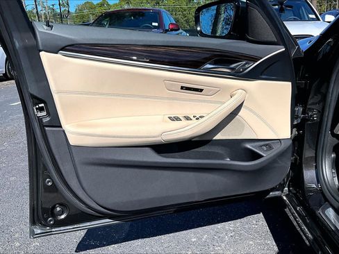 Used 2019 BMW 530i image 21