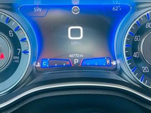 Used 2021 Chrysler 300 Touring L image 11