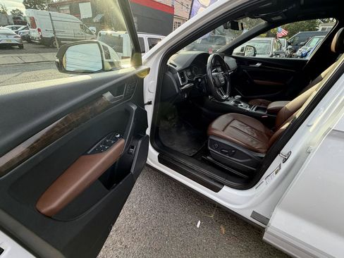 Used 2019 Audi Q5 2.0T Premium w/ Convenience Package AWD/4WD image 14