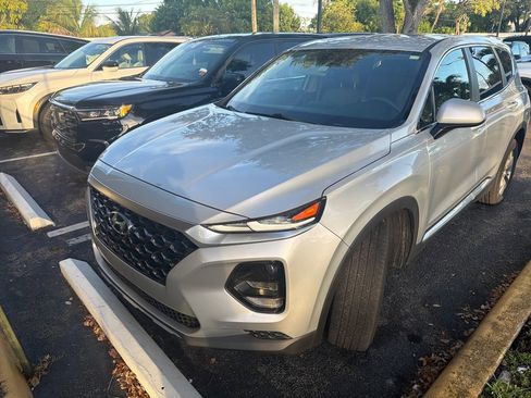Used 2019 Hyundai Santa Fe SE FWD image 1