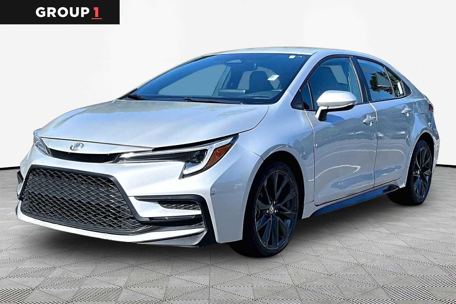 Certified 2025 Toyota Corolla SE FWD image 1