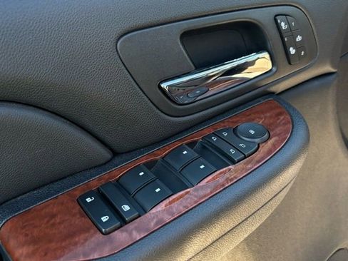 Used 2008 GMC Sierra 2500 SLT w/ Z71 Off-Road Package image 15