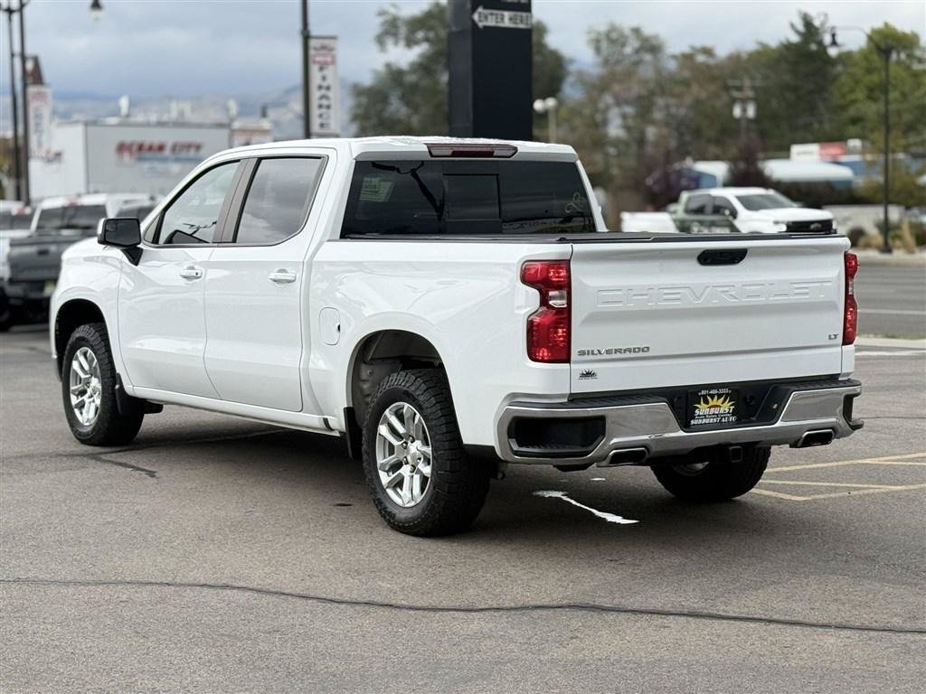 Used 2023 Chevrolet Silverado 1500 LT w/ Z71 Off-Road Package AWD/4WD image 5