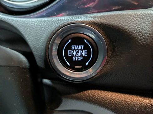 Used 2023 Buick Encore GX Essence image 16