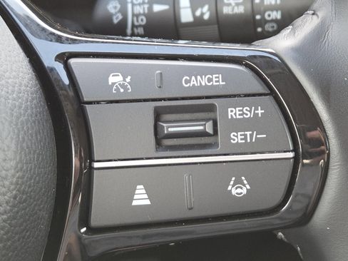 Used 2025 Honda CR-V EX-L image 6