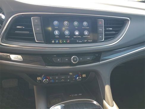Used 2024 Buick Enclave Premium image 20