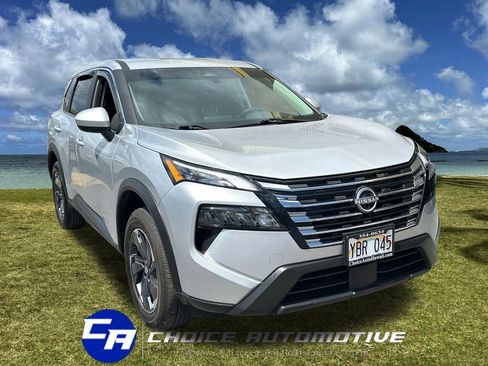 Used 2025 Nissan Rogue SV FWD image 10