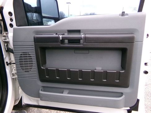 Used 2014 Ford F250 XL w/ Power Equipment Group image 13