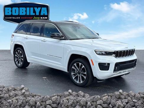 Used 2024 Jeep Grand Cherokee Overland w/ Luxury Tech Group IV AWD/4WD image 2