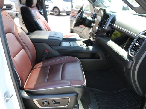 Used 2025 RAM 1500 Limited AWD/4WD image 33