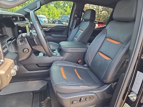 Used 2025 GMC Sierra 1500 AT4 w/ AT4 Premium Package AWD/4WD image 17