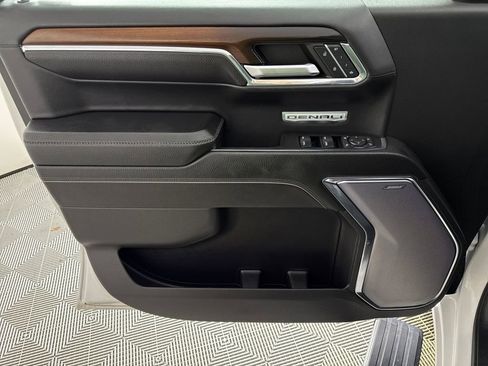 Used 2024 GMC Sierra 1500 Denali image 10