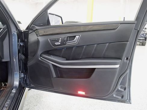 Used 2014 Mercedes-Benz E 63 AMG 4MATIC Sedan image 34