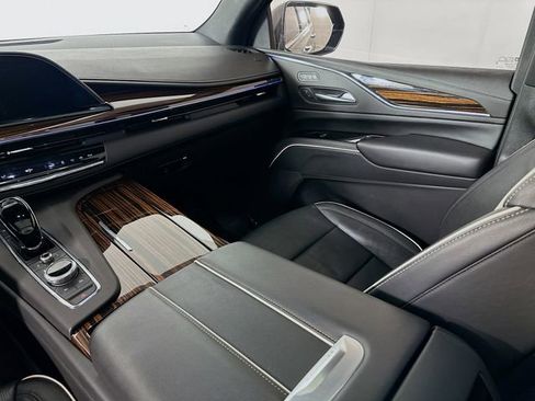 Certified 2023 Cadillac Escalade ESV Premium Luxury w/ LPO, Radiant Package image 26