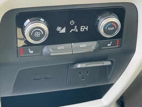Used 2024 GMC Acadia Denali AWD/4WD image 14