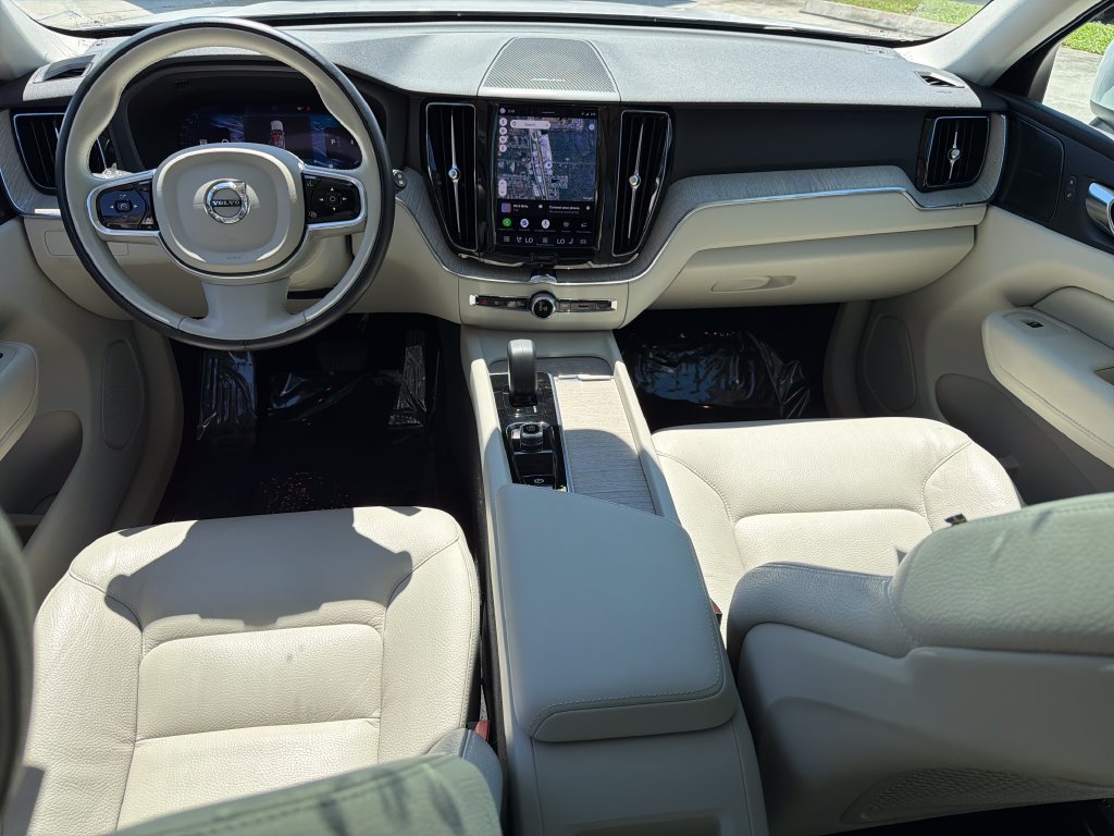 Used 2023 Volvo XC60 B5 Plus AWD/4WD image 15