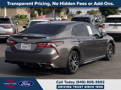 Used 2022 Toyota Camry SE w/ Carpet Mat Package (TMS) FWD image 12
