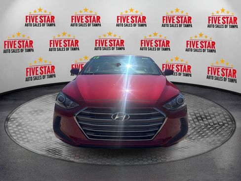 Used 2018 Hyundai Elantra SE FWD image 2