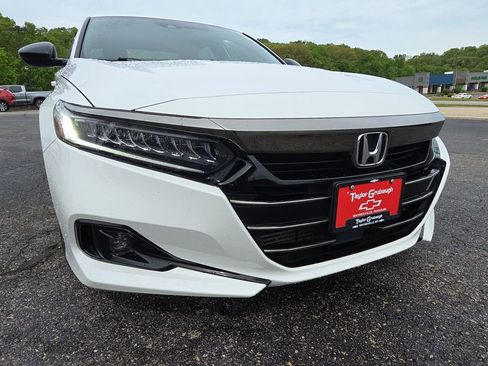 Used 2022 Honda Accord Sport image 11